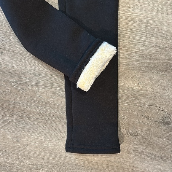 Black Fuzz-Lined Leggings - Picture 3 of 3